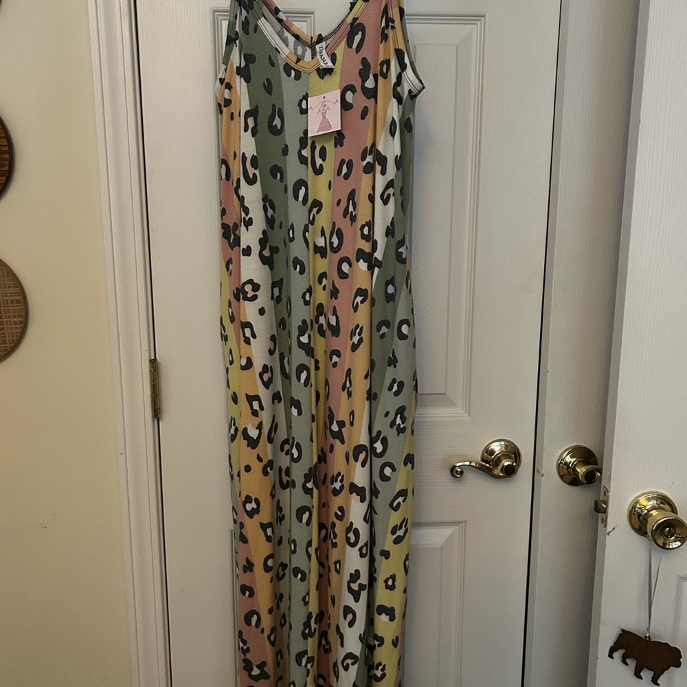 NWT Zenana Leopard Print Multicolor Maxi Dress - Picture 3 of 3